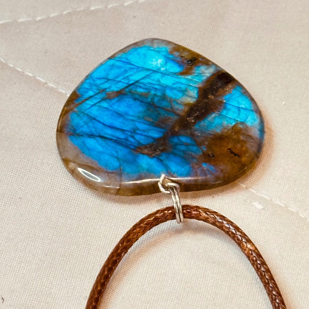 Large Labradorite Heart Pendant w/Excellent Blue Flash Genuine Stone - Picture 12 of 13